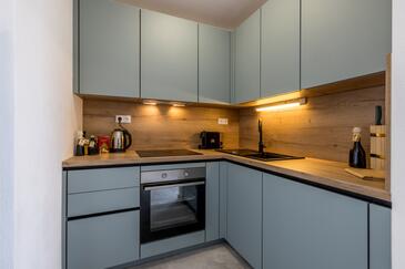 Ferienwohnungen mit Parkplatz Splitska, Brac - 23168