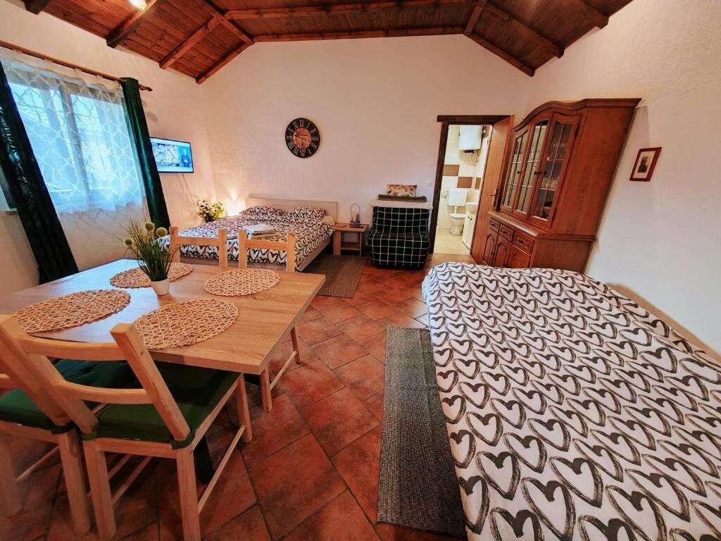 AS-23170-a - Privatunterkunft - Ferienwohnungen mit Parkplatz Jastrebarsko, Prigorje