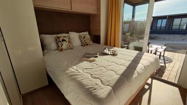 Nyaralóház a tenger mellett Kolan, Pag - 23186