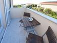 Mandre, Balcony in the apartment, with a sea view, (pet friendly) and WiFi.