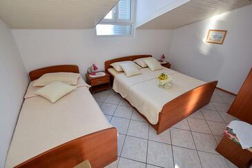 Apartments by the sea Mandre, Pag - 23187