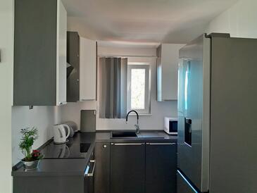 Apartmanok parkolóhellyel Omis - 23229