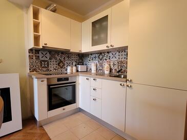 Ferienwohnungen mit Parkplatz Malinska, Krk - 23247