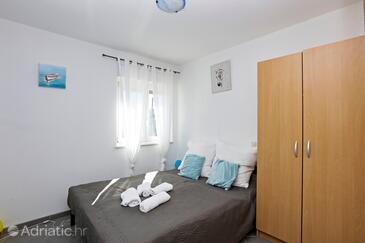 Apartamente cu piscină potrivite pentru familiile cu copii Stupin Celine, Rogoznica - 23257