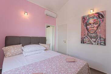 Apartmani s parkingom Bilo, Primošten - 23259