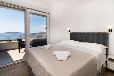 Two bedroom apartment Seget Donji, Trogir (A-23273-d(