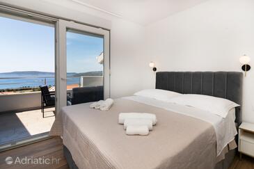 Apartmanok parkolóhellyel Seget Donji, Trogir - 23273