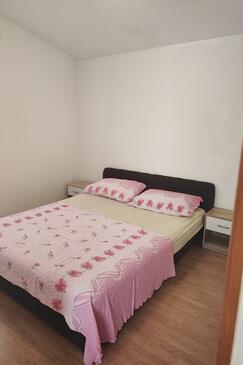 Apartments with parking space Vir - 23274