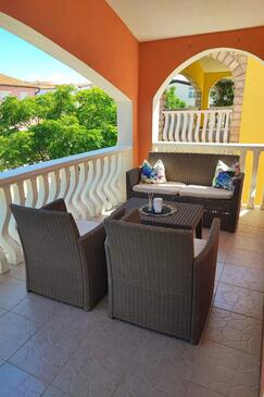 Apartments with parking space Vir - 23274