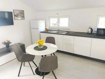 Ferienwohnungen mit Parkplatz Pirovac, Sibenik - 23285