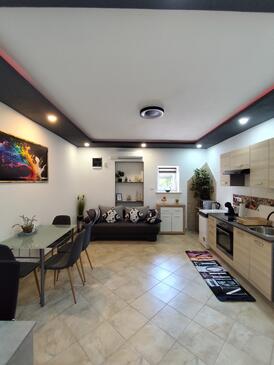 Sveti Martin, Dnevni boravak u smještaju tipa apartment, dostupna klima i WiFi.