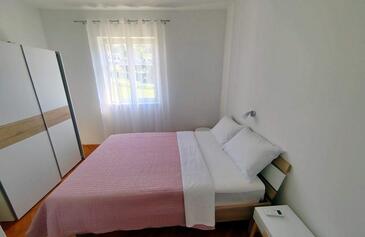 Lägenheter med parkering Rab - 23298