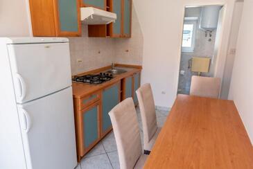 Povljana, Sufragerie în unitate de cazare tip apartment, aer condiționat disponibil, animale de companie sunt acceptate şi WiFi.