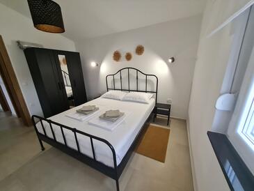 Сімейні апартаменти біля моря Крушево - Kruševo, Новіград - Novigrad - 23302