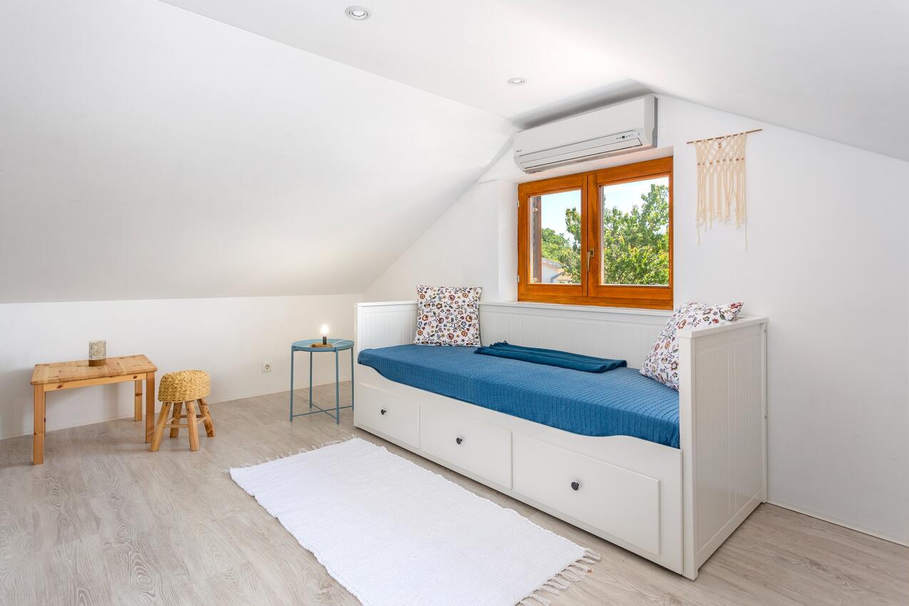 K-23314 - Private accommodation - Family friendly house with a swimming pool Risika, Krk