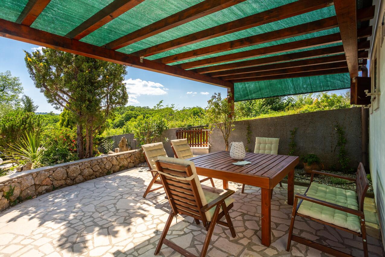 K-23314 - Private accommodation - Family friendly house with a swimming pool Risika, Krk
