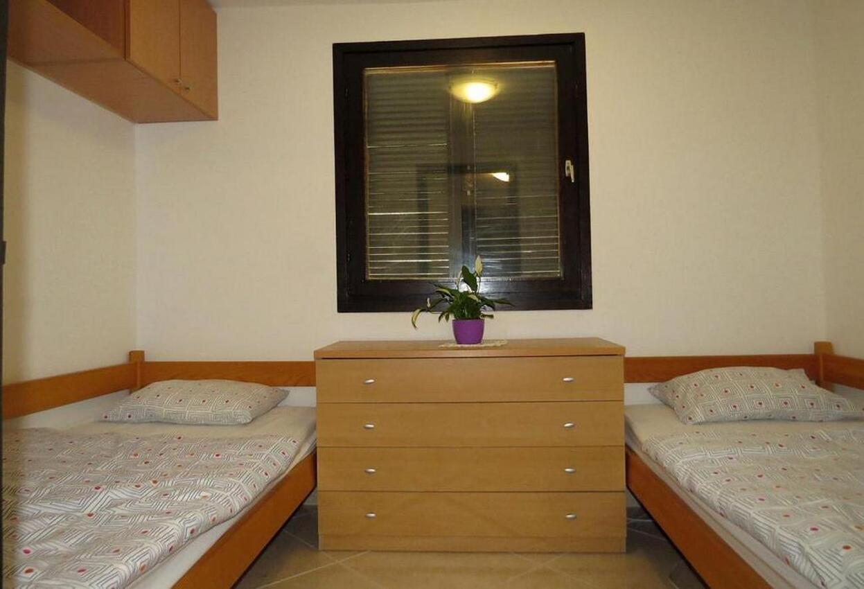 Ferienhaus mit Parkplatz Bast, Makarska - 23316