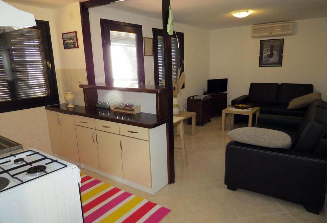 Ferienhaus mit Parkplatz Bast, Makarska - 23316
