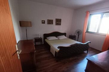 Nyaralóház a tenger mellett Jezera, Murter - 23324