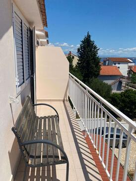 Ferienwohnungen mit Parkplatz Preko, Ugljan - 23327