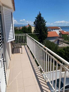 Apartmaji s parkingom Preko, Ugljan - 23327