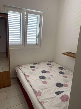 Apartmaji s parkingom Preko, Ugljan - 23327