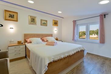 Ház családok részére medencével Peroj, Fazana - 23328