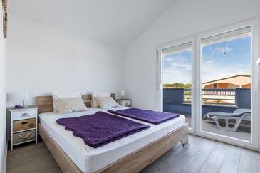 Appartamenti con parcheggio Puntadura - Vir - 23333