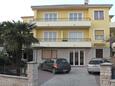 Pula, Pula, Parking lot 23335 - Apartments with pebble beach.