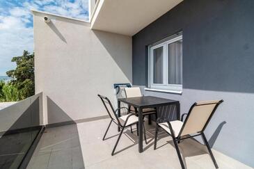 Apartmanok családok részére medencével Kastel Stari, Kastela - 23348