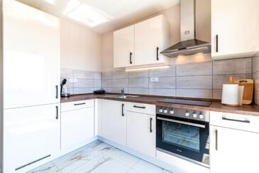 Leiligheter med basseng som passer for familier med barn Kastel Stari, Kastela - 23348