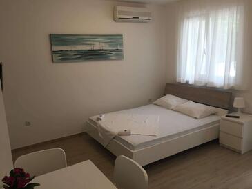 Apartments with parking space Novalja, Pag - 23367