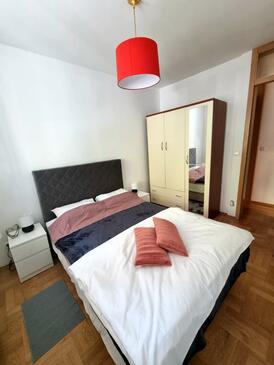 Apartments with parking space Zagreb - 23369