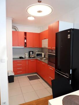 Apartments with parking space Zagreb - 23369