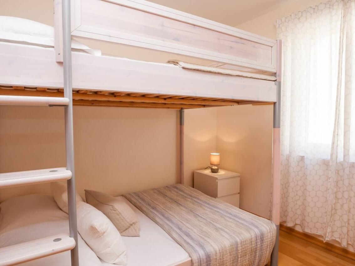 Ferienwohnungen mit Parkplatz Bol, Brac - 23375