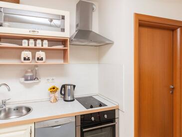 Ferienwohnungen mit Parkplatz Bol, Brac - 23375