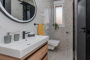 Apartments with balcony Vir, North Dalmatia