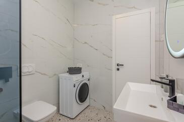 Apartments with balcony Vir, North Dalmatia