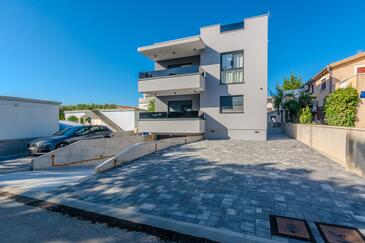 Apartments with balcony Vir, North Dalmatia