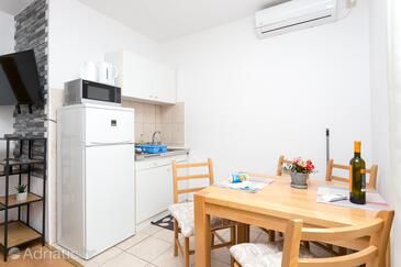 Apartments by the sea Mastrinka, Čiovo - 23399