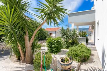 Apartments by the sea Mastrinka, Čiovo - 23399