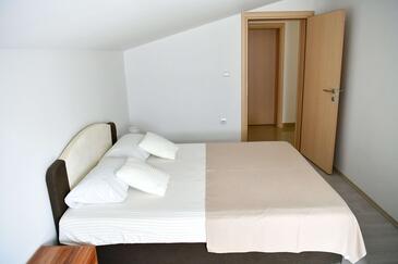 Apartmanok parkolóhellyel Sinj, Zagora - 23403