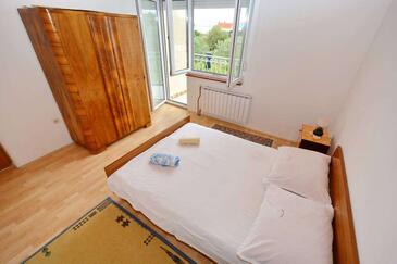 Ferienhaus mit Parkplatz Kastel Stafilic, Kastela - 23408