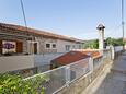Overnatting Hvar, Hvar, Overnatting 23410 - Leiligheter med en rullesteinstrand.
