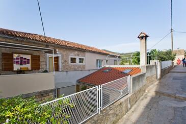 Overnatting Hvar, Hvar, Overnatting 23410 - Leiligheter med en rullesteinstrand.