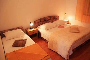 2-Zimmer-Ferienwohnung Biograd na Moru, Biograd (A-23415-b)