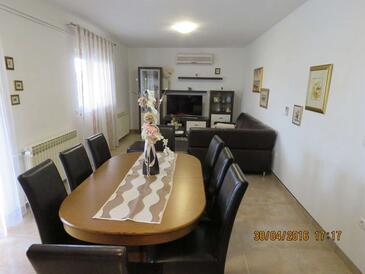 Apartmani s parkingom Biograd na Moru, Biograd - 23415