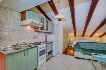 Ferienwohnungen mit Parkplatz Mali Losinj, Losinj - 23418