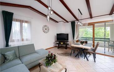 Trget, Sala de estar en alojamiento de tipo house, aire acondicionado disponible y WiFi.