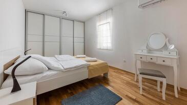 Apartmanok parkolóhellyel Sveti Jakov, Losinj - 23432